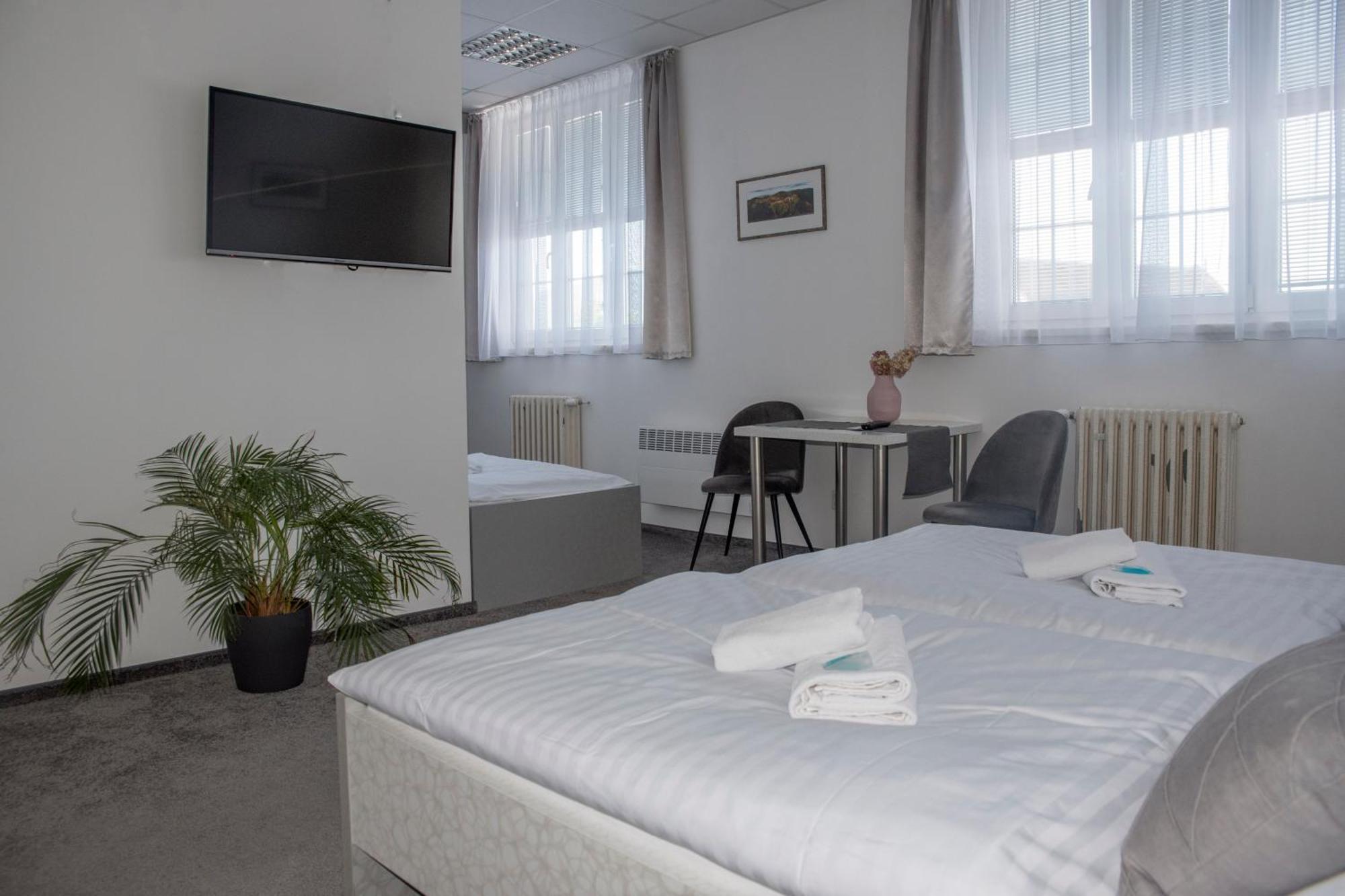 Classic Apartmany Trinec Eksteriør billede