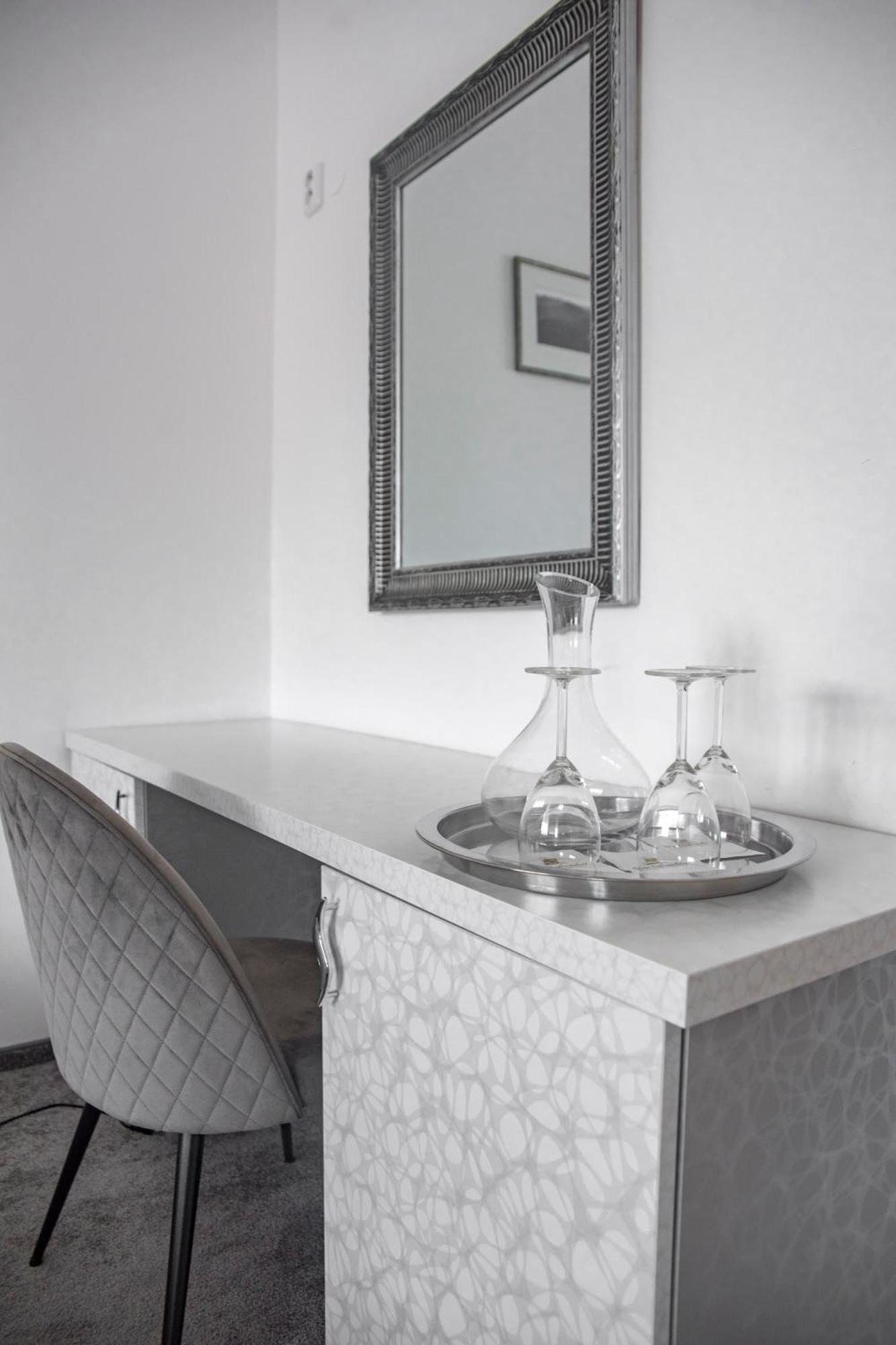 Classic Apartmany Trinec Eksteriør billede